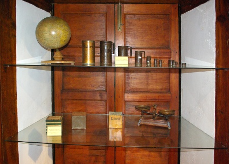 Set of measures Set of old measures, Casa Lujan, Puntallana