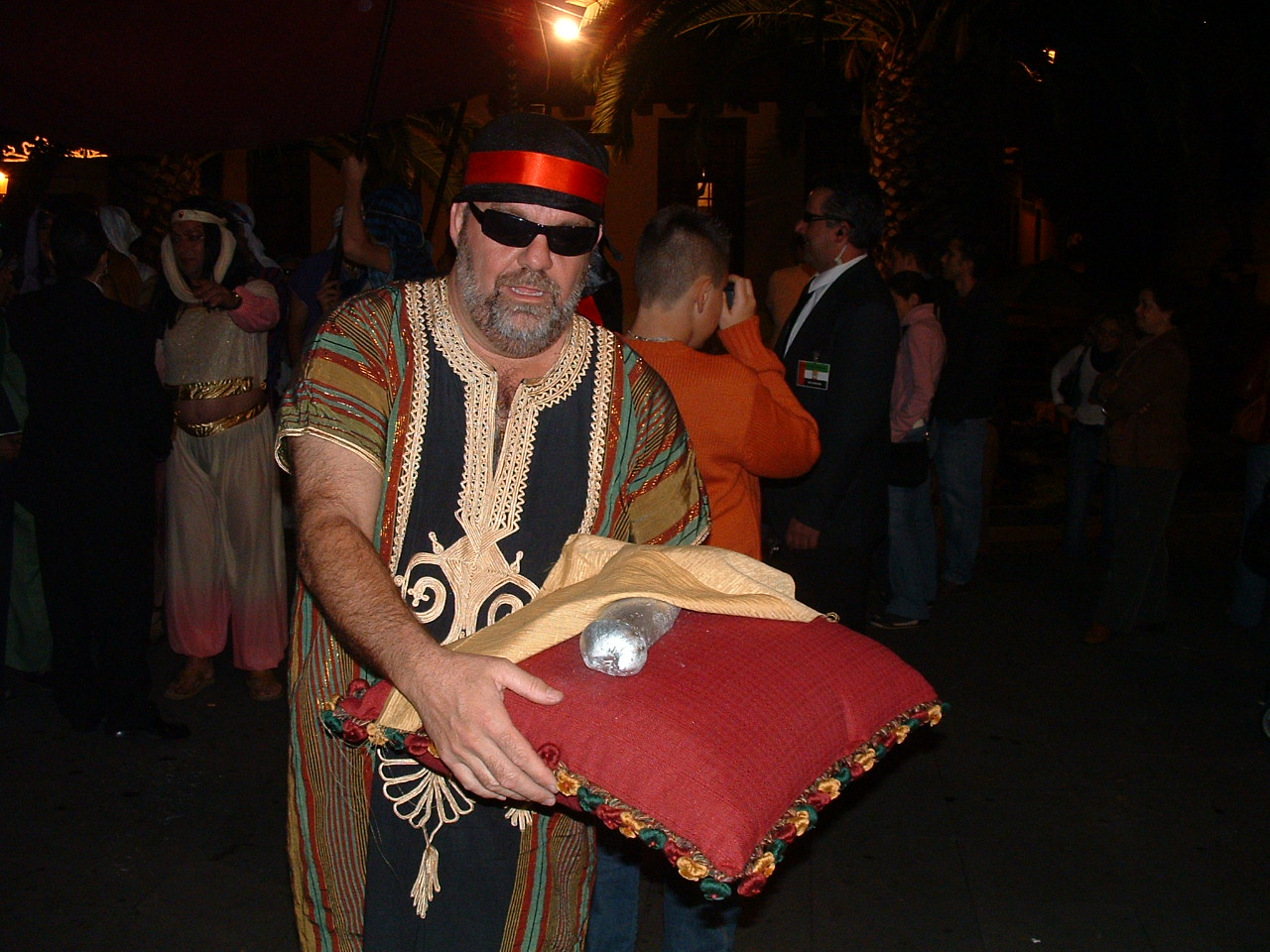 A rather startling trophy, Ambassador's Parade 2006, Santa Cruz de La Palma